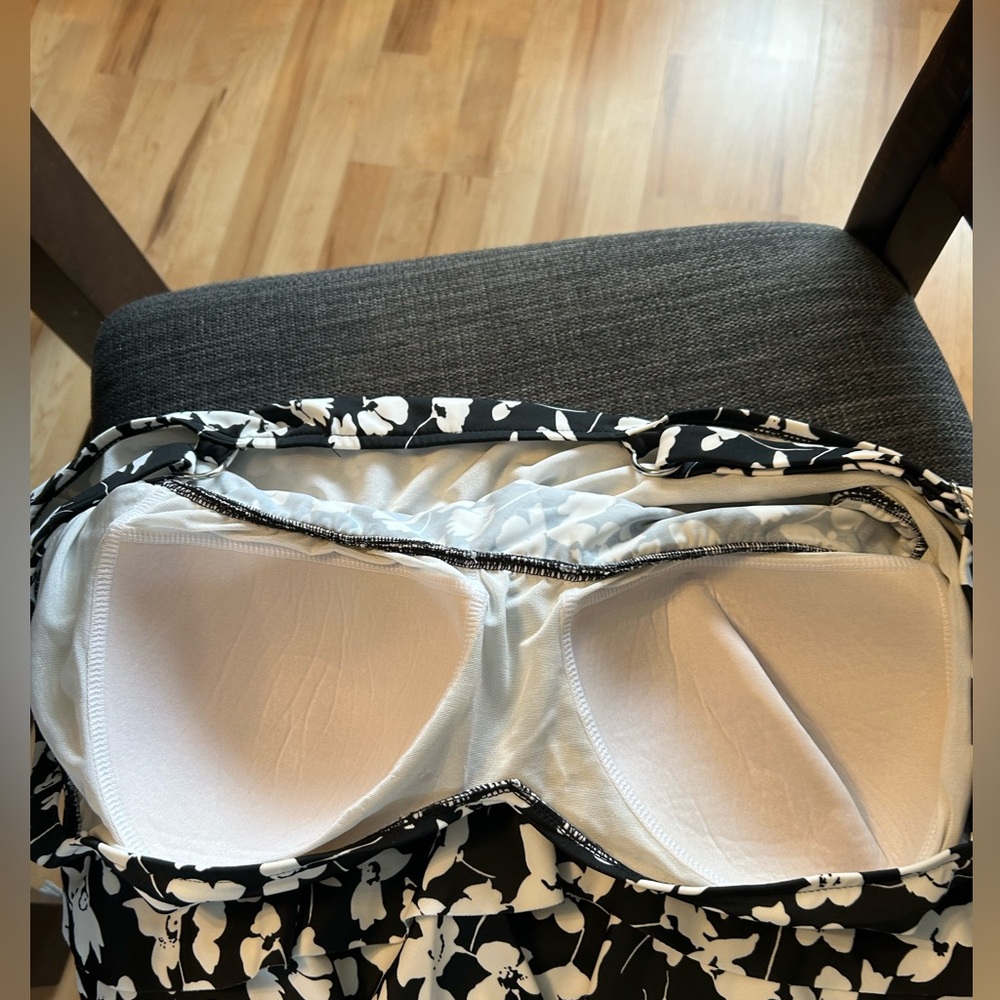 Women’s bathing suit top - Picture 3 of 4